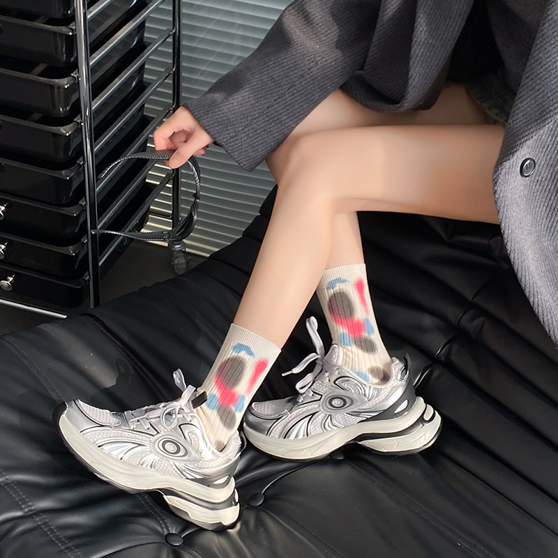 Les chaussettes à pois tie-dye