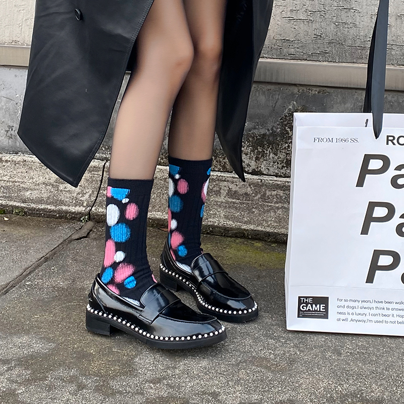 Les chaussettes à pois tie-dye
