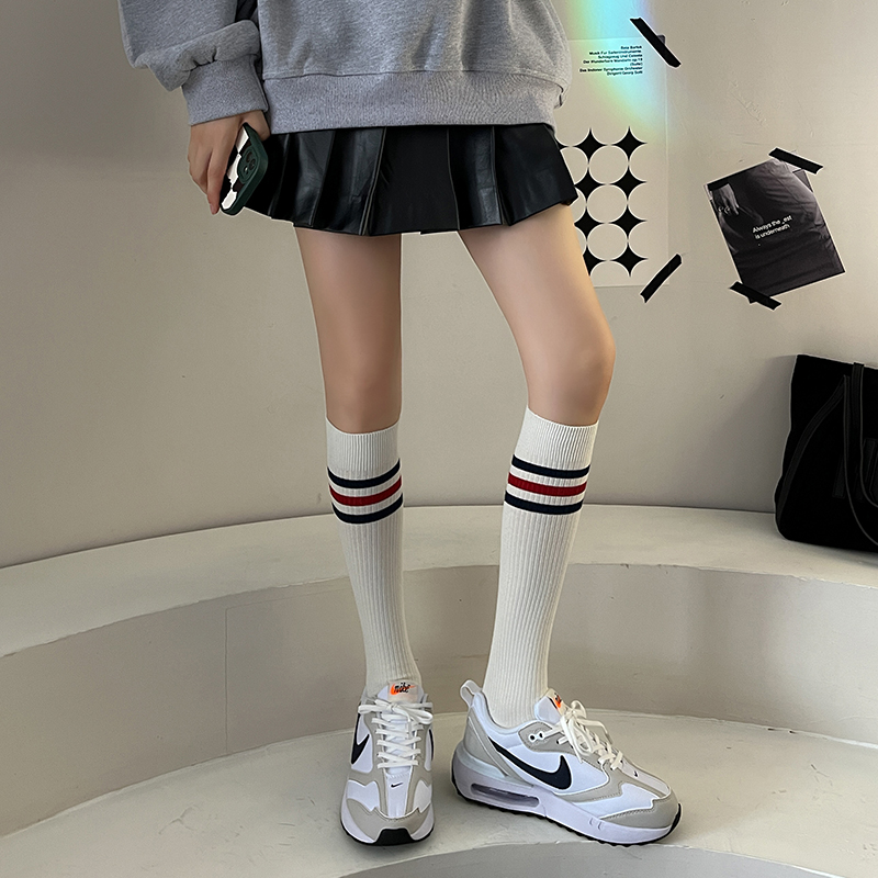 Chaussettes hautes femme rayées