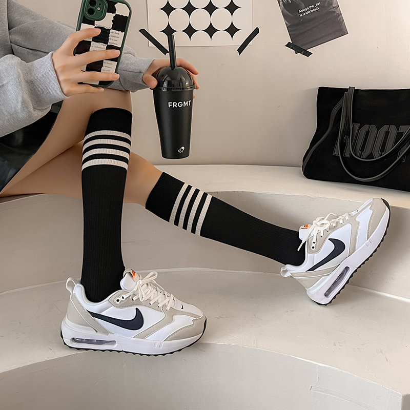 Chaussettes hautes femme rayées