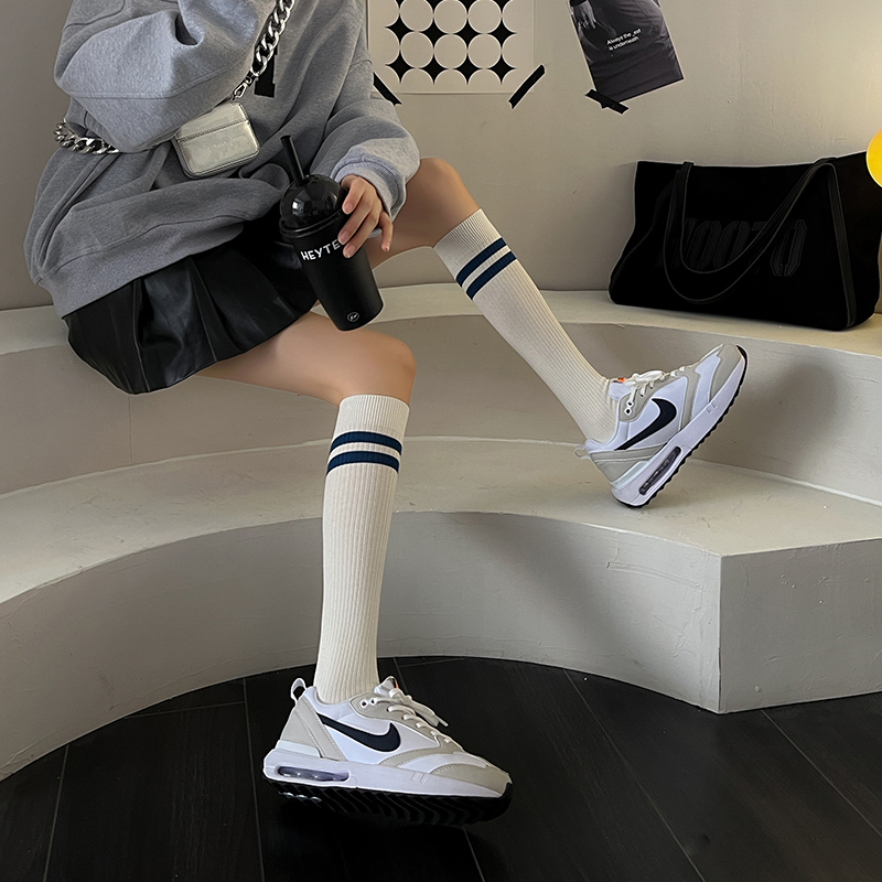 Chaussettes hautes femme rayées