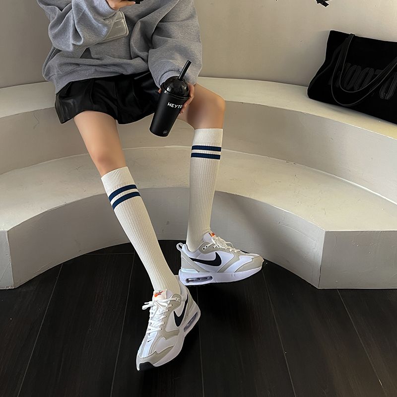 Chaussettes hautes femme rayées