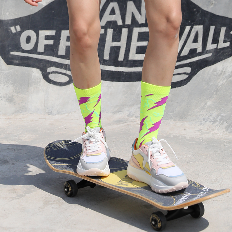 Chaussettes de compression à séchage rapide pour cyclisme en plein air en jacquard brillant