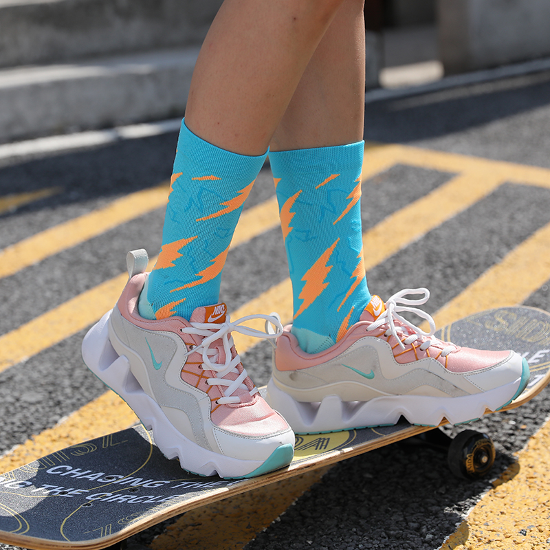 Chaussettes de compression à séchage rapide pour cyclisme en plein air en jacquard brillant